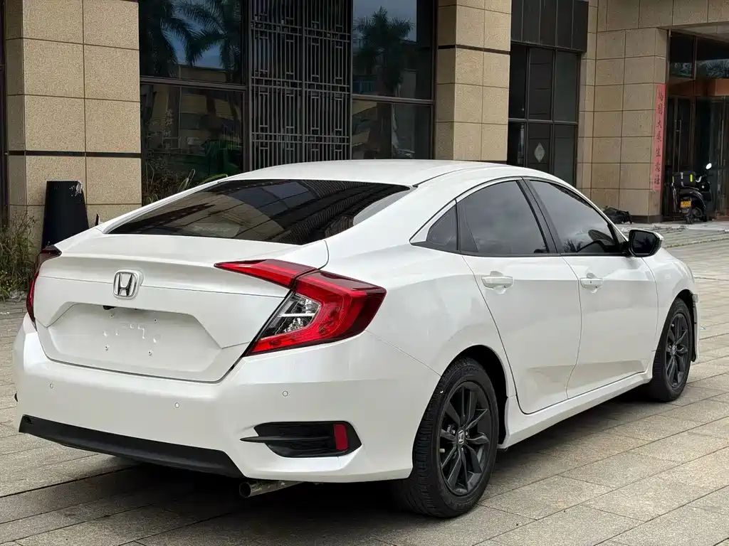 Honda Civic — фото 5