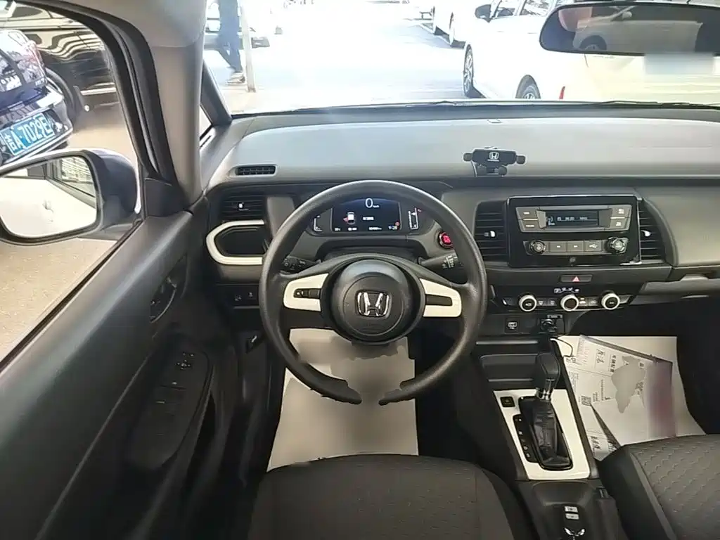 Honda Fit — фото 11