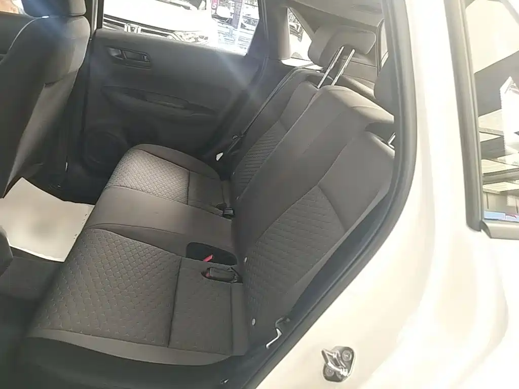 Honda Fit — фото 17