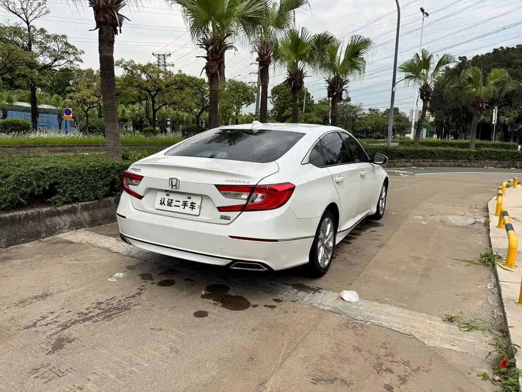 Honda Accord — фото 4