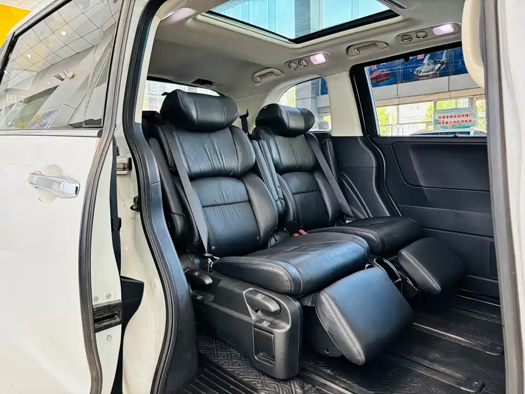 Honda Odyssey — фото 15
