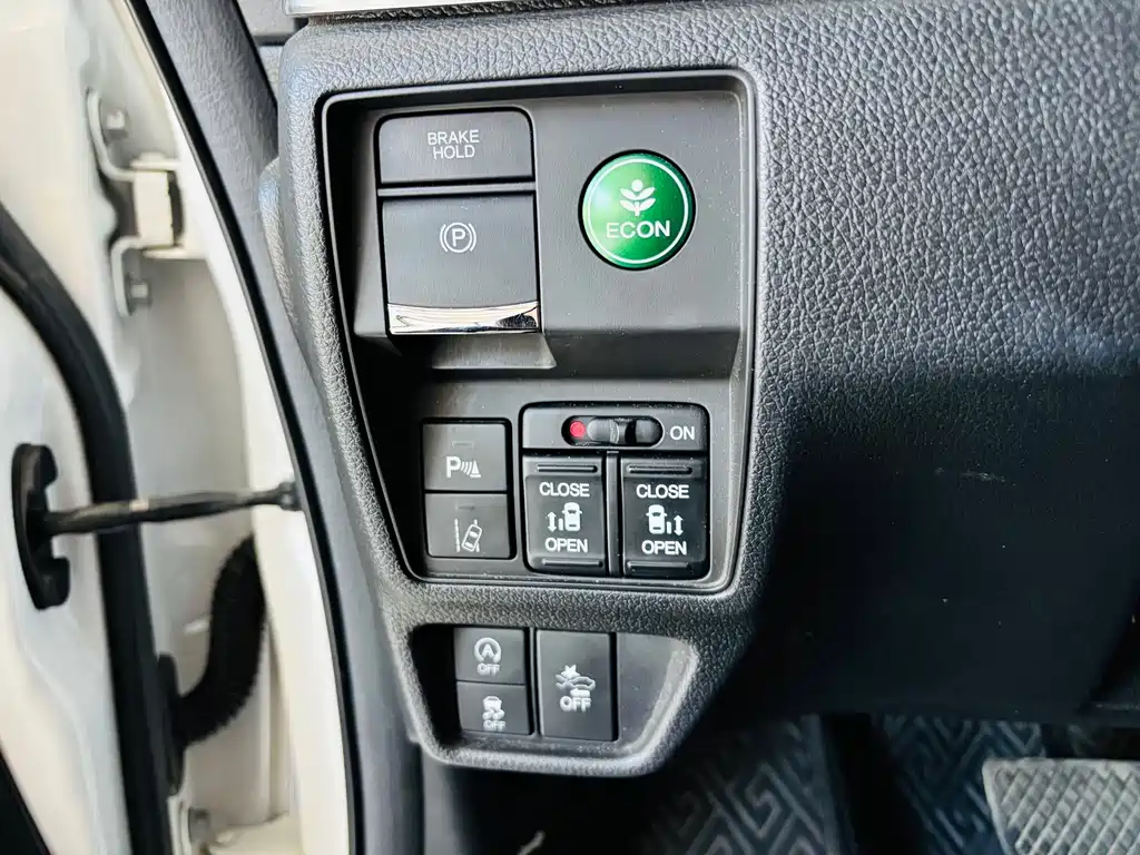 Honda Odyssey — фото 22