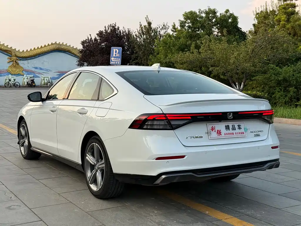 Honda Accord — фото 20