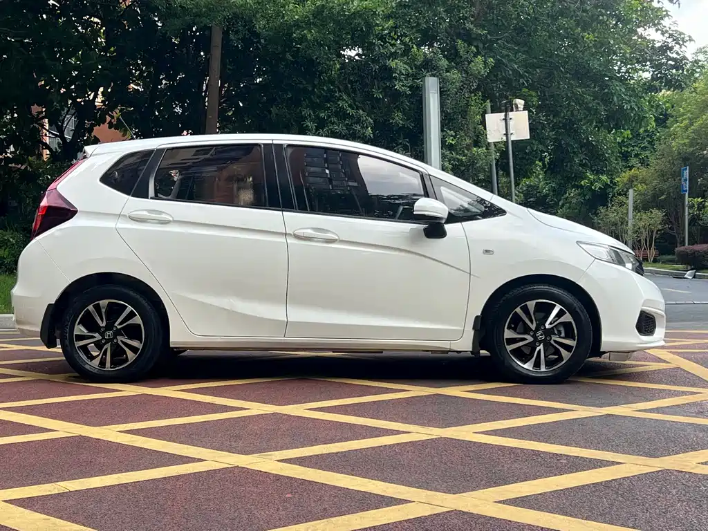 Honda Fit — фото 4