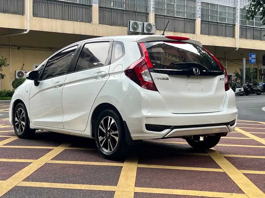 Honda Fit — фото 6