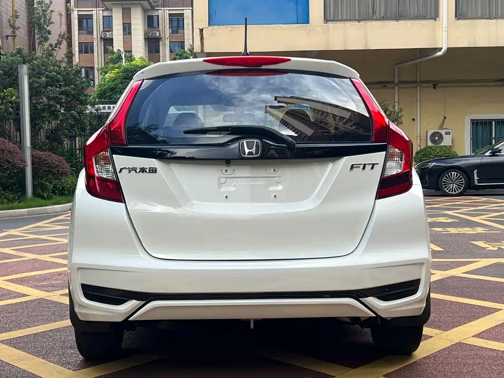 Honda Fit — фото 7