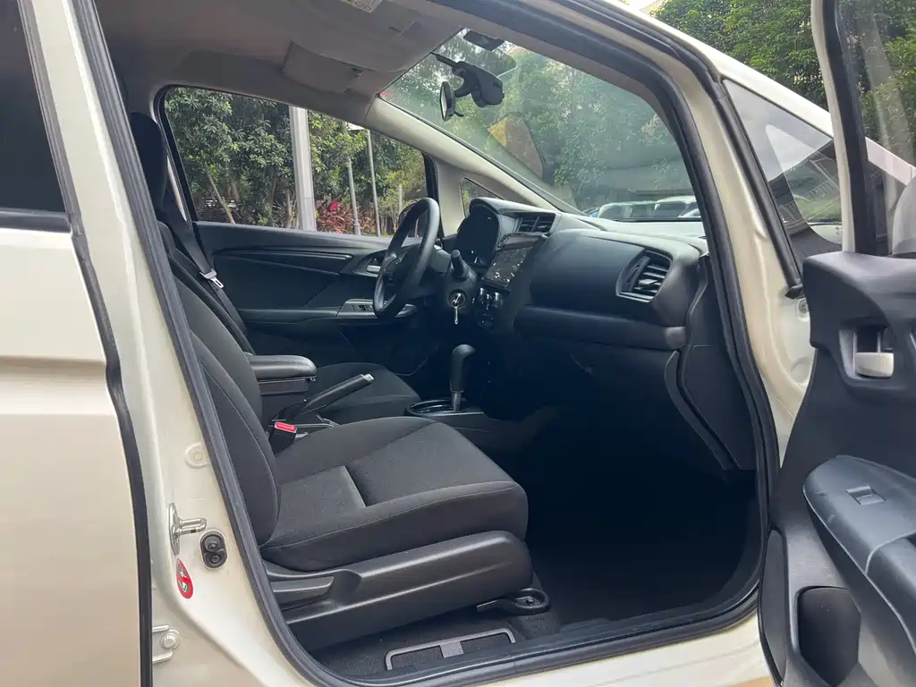 Honda Fit — фото 9