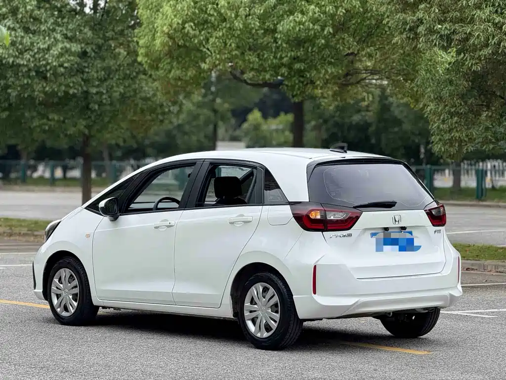 Honda Fit — фото 9