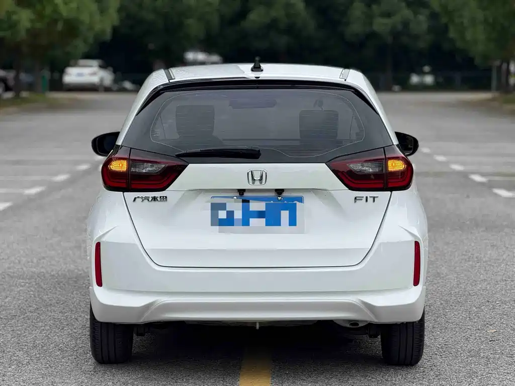 Honda Fit — фото 10