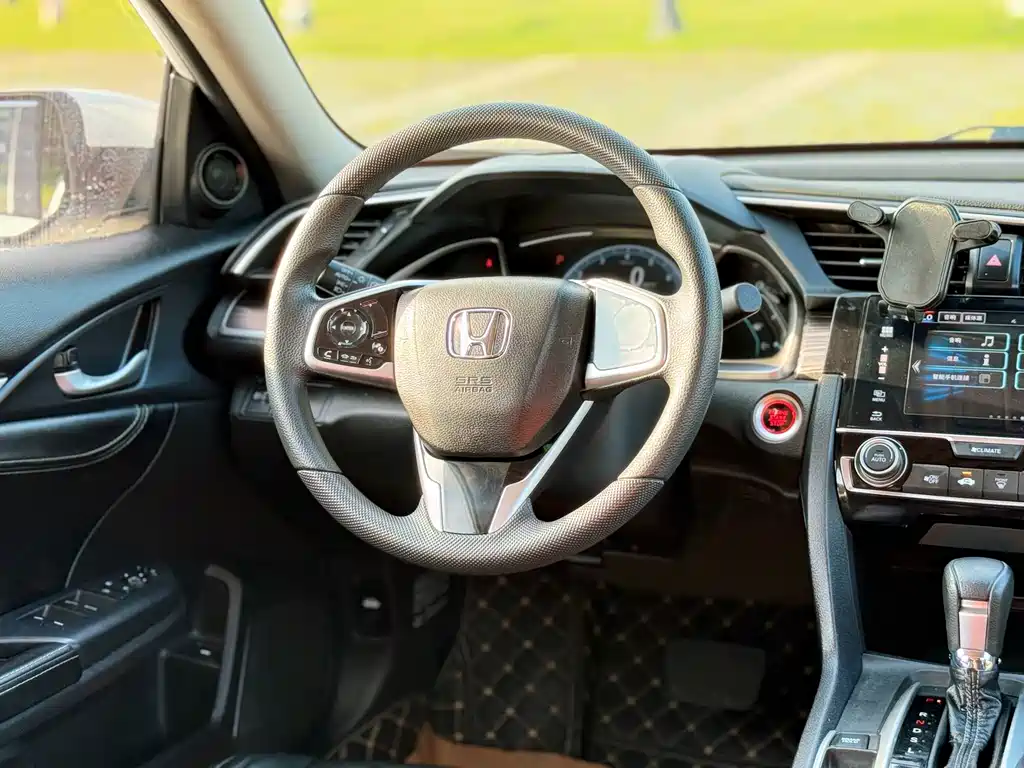 Honda Civic — фото 11