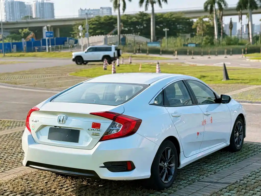 Honda Civic — фото 4