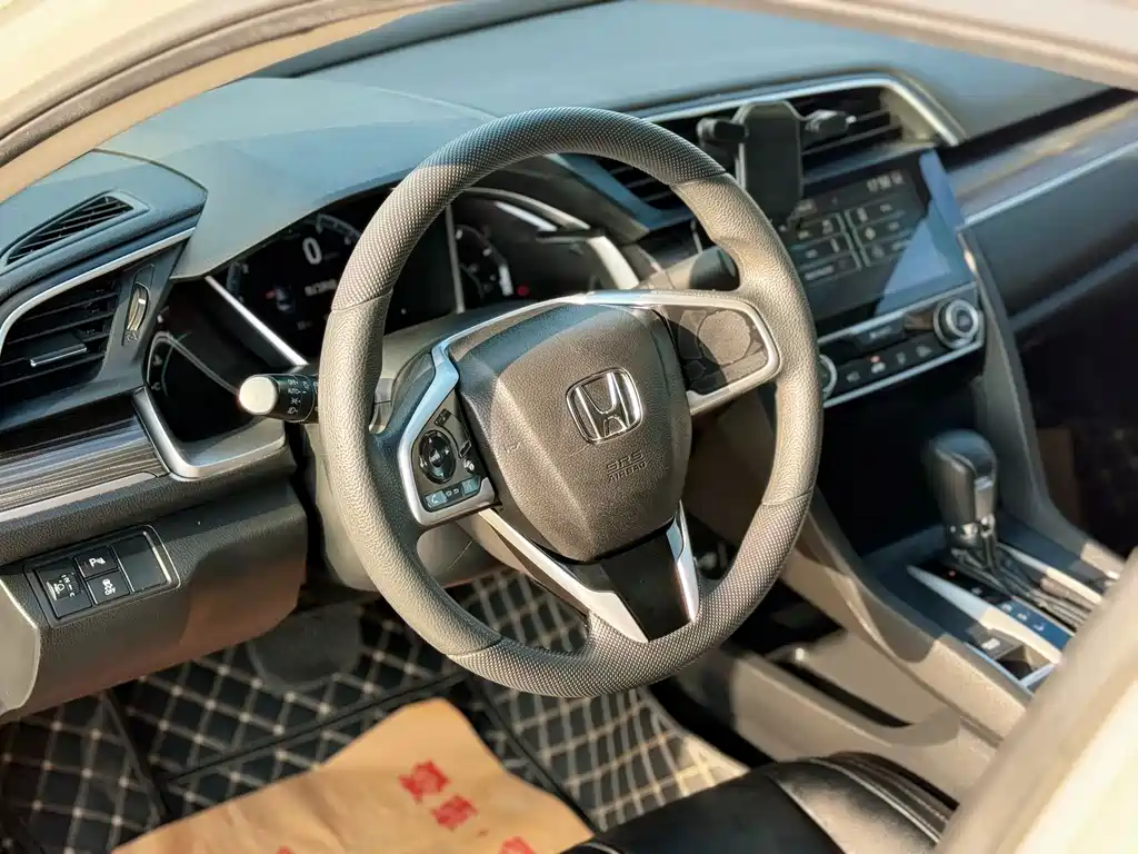 Honda Civic — фото 8