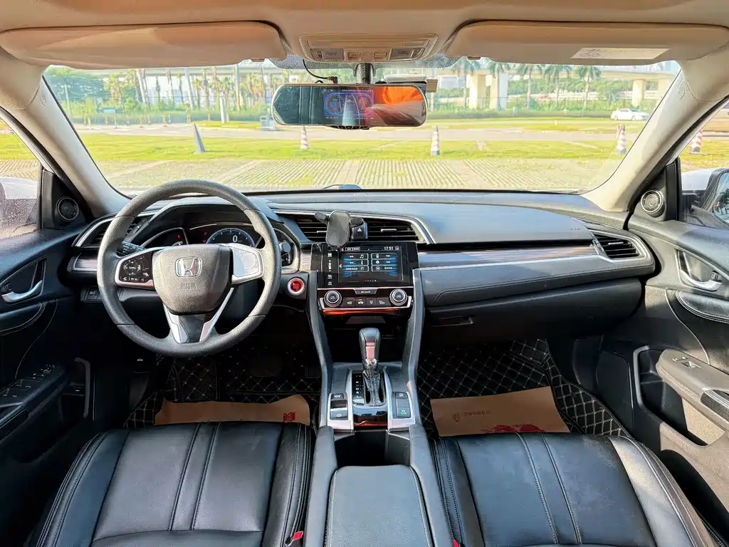 Honda Civic — фото 10