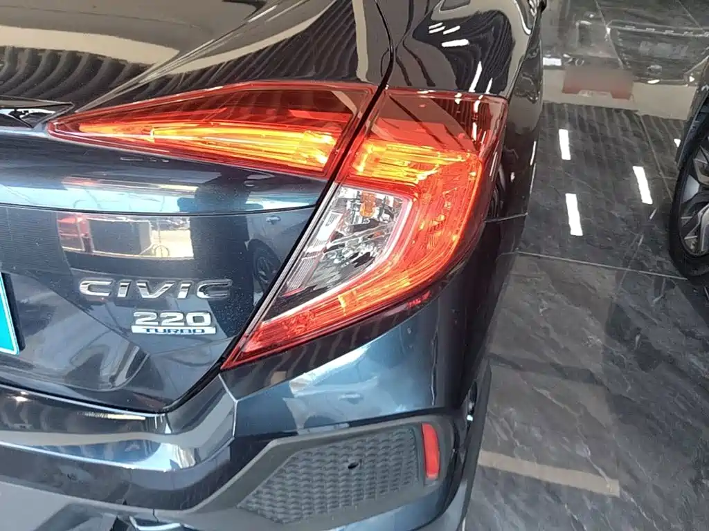 Honda Civic — фото 8