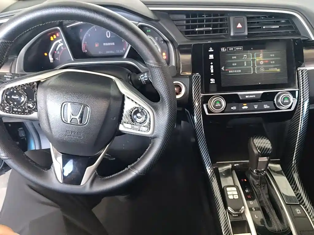 Honda Civic — фото 10