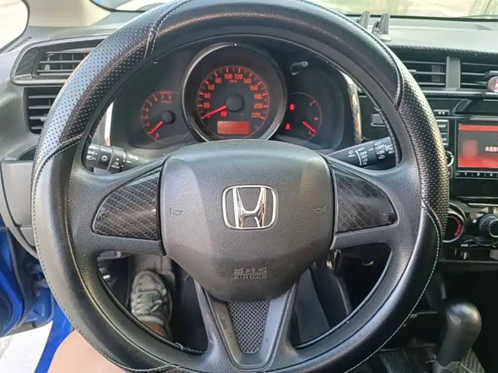 Honda Fit — фото 11