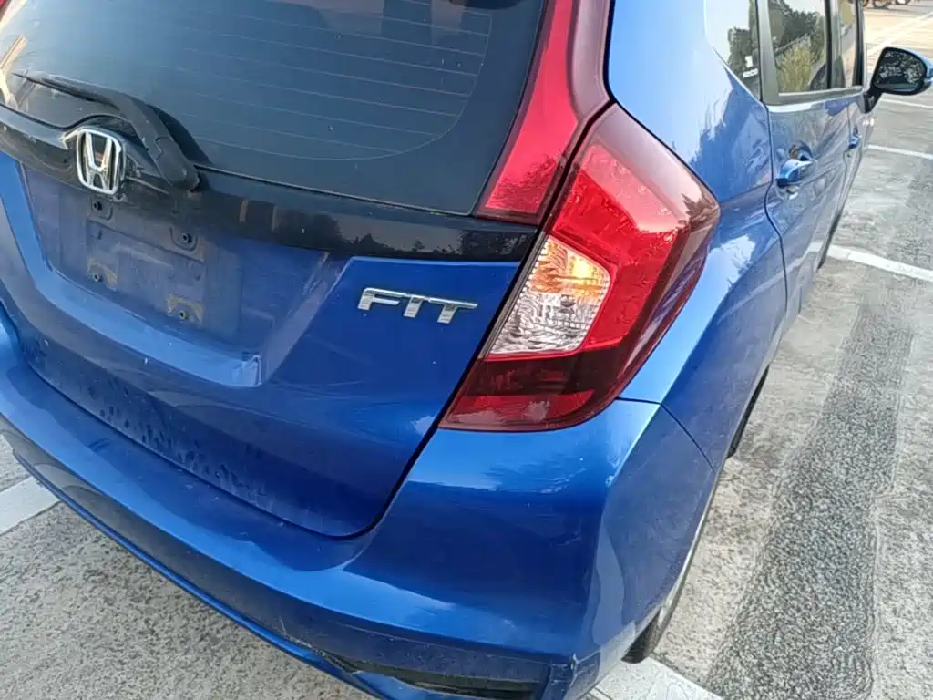 Honda Fit — фото 8