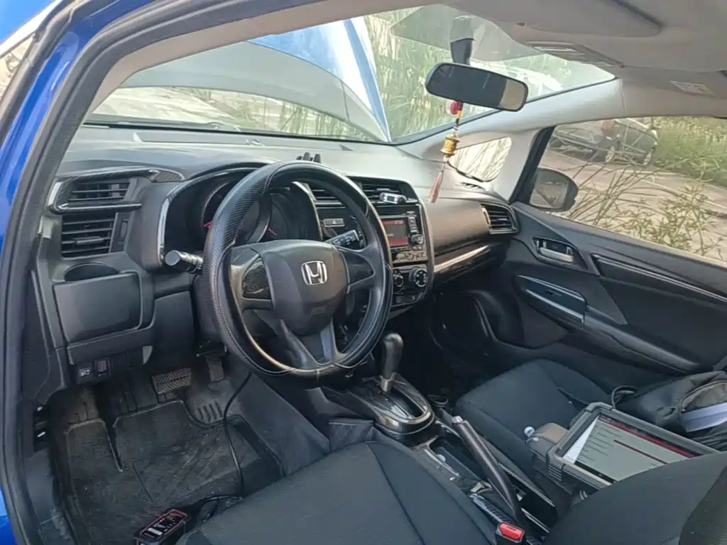 Honda Fit — фото 10