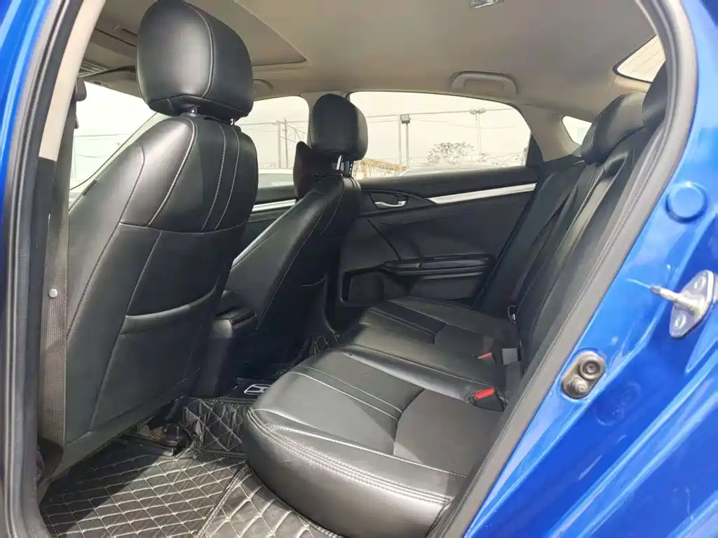 Honda Civic — фото 10