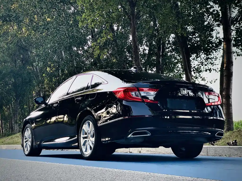 Honda Accord — фото 4