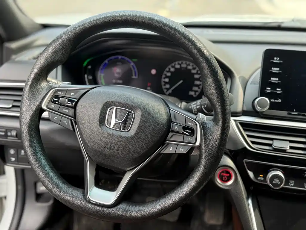 Honda Inspire — фото 11