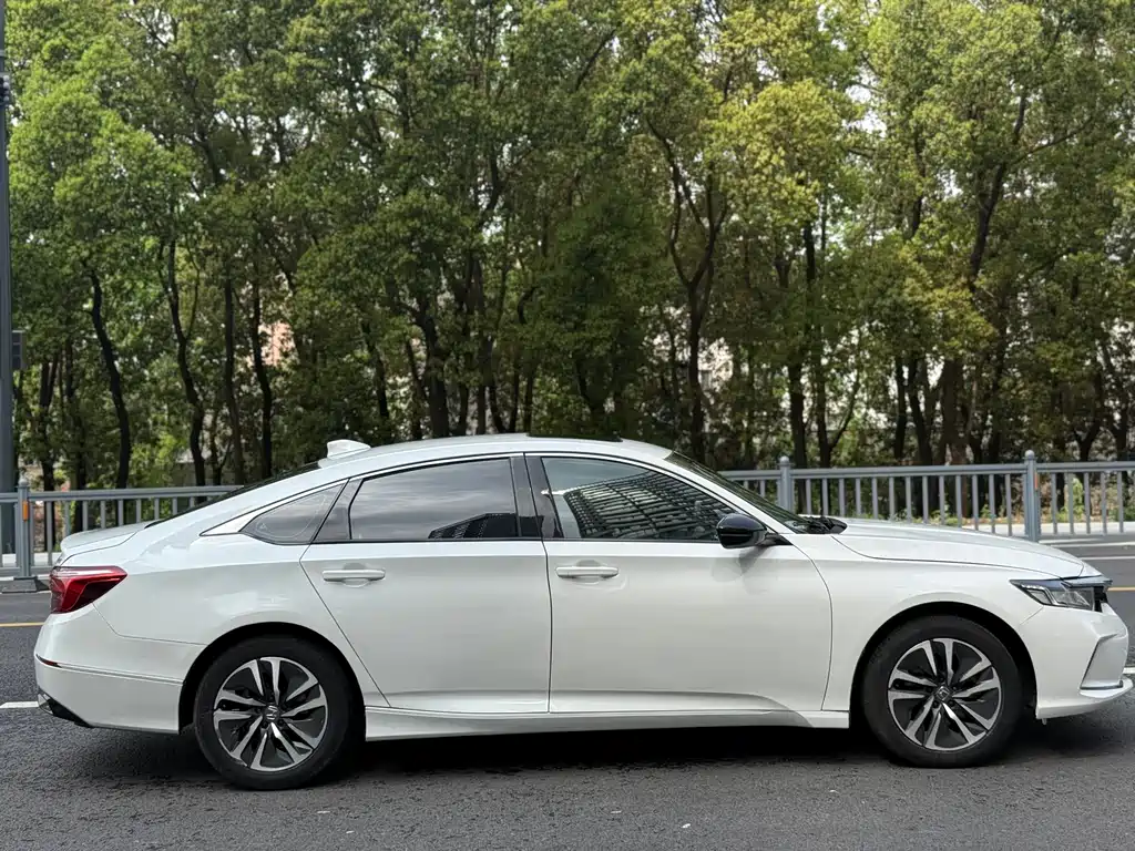 Honda Inspire — фото 4