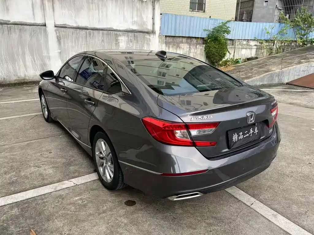 Honda Accord — фото 7