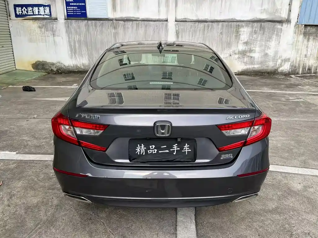 Honda Accord — фото 8
