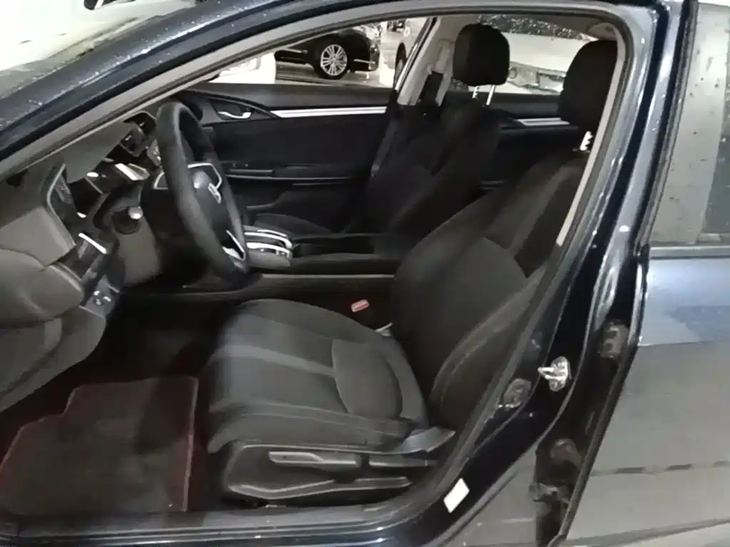 Honda Civic — фото 15