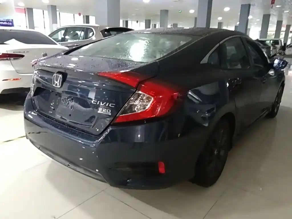 Honda Civic — фото 7