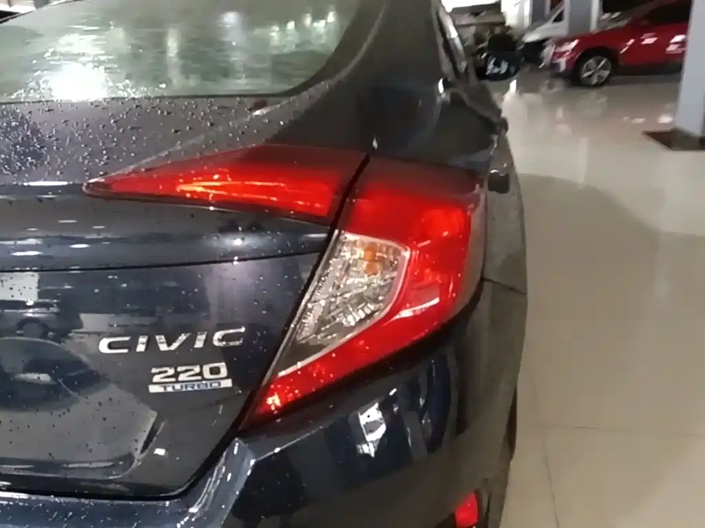Honda Civic — фото 8