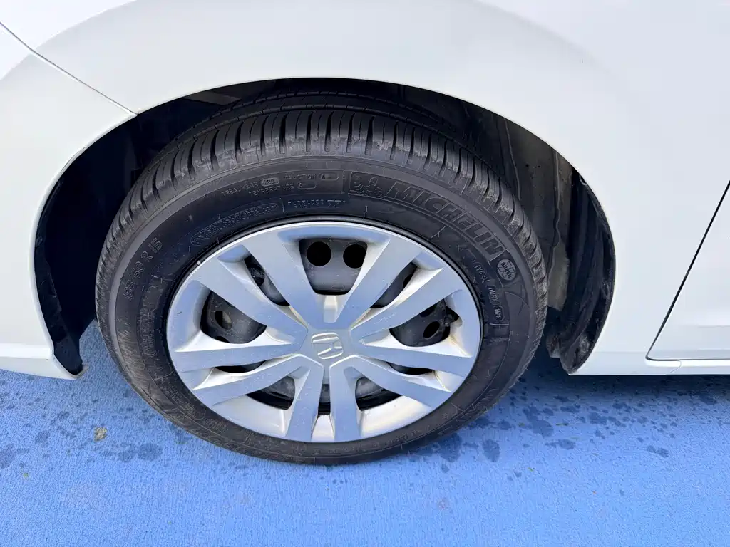 Honda Fit — фото 15