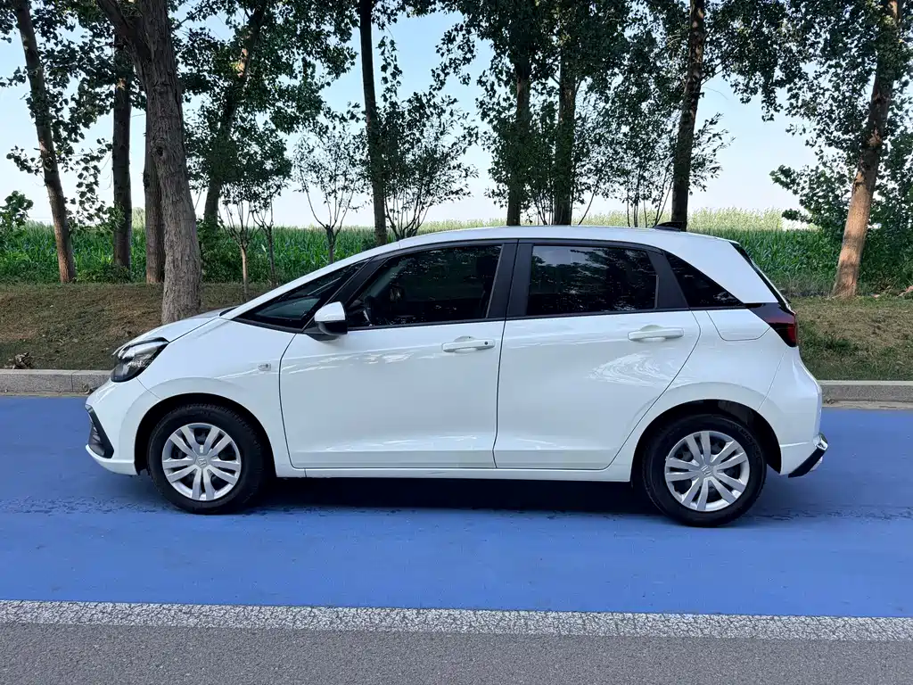 Honda Fit — фото 4