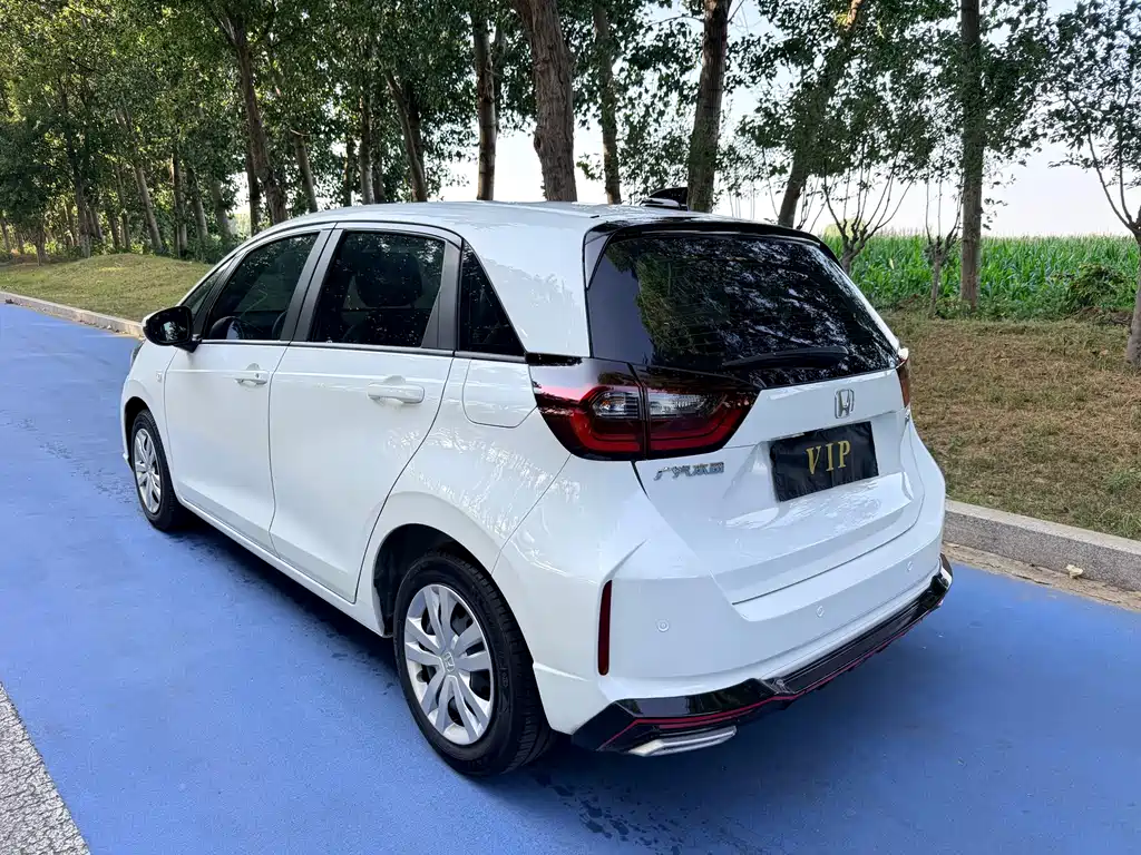 Honda Fit — фото 5
