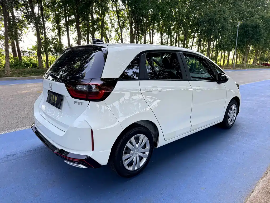 Honda Fit — фото 7