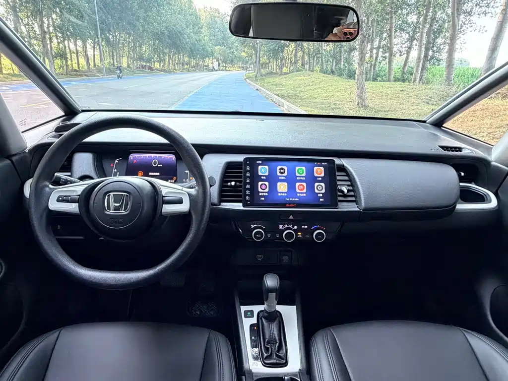 Honda Fit — фото 10
