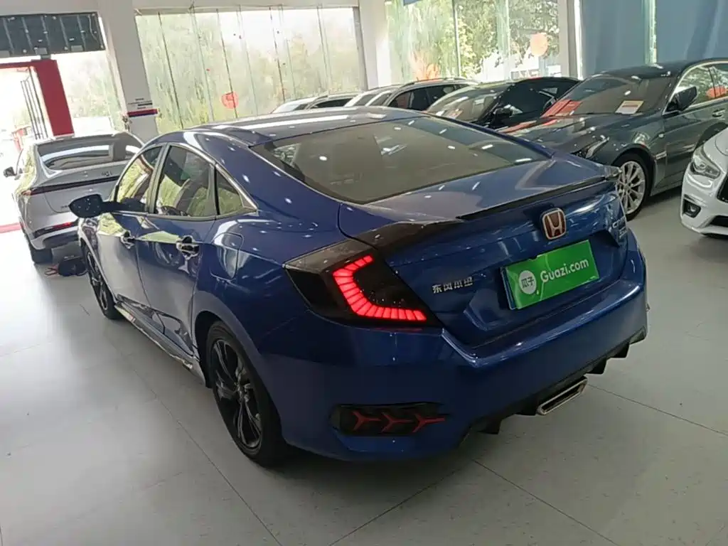 Honda Civic — фото 5