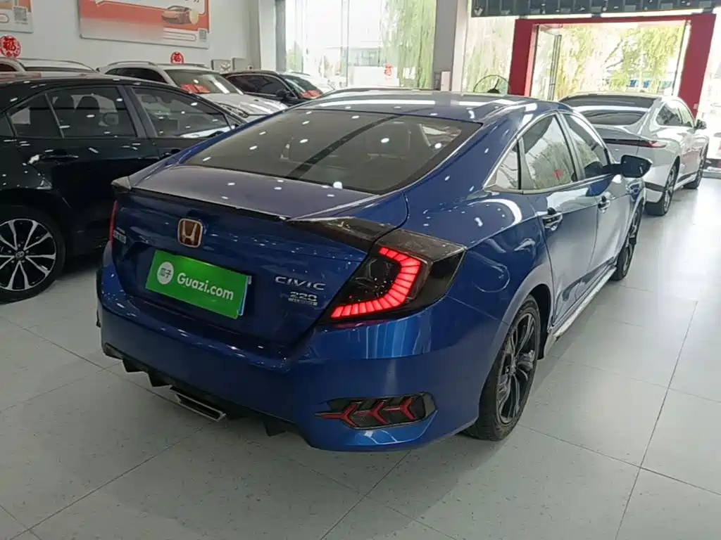 Honda Civic — фото 7
