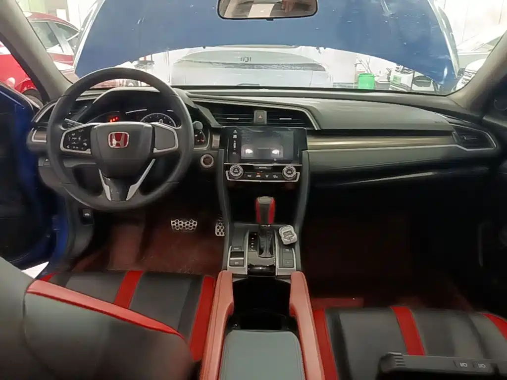Honda Civic — фото 10