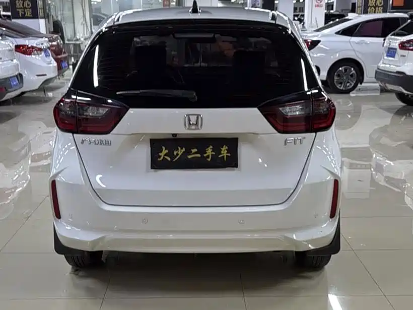 Honda Fit — фото 4