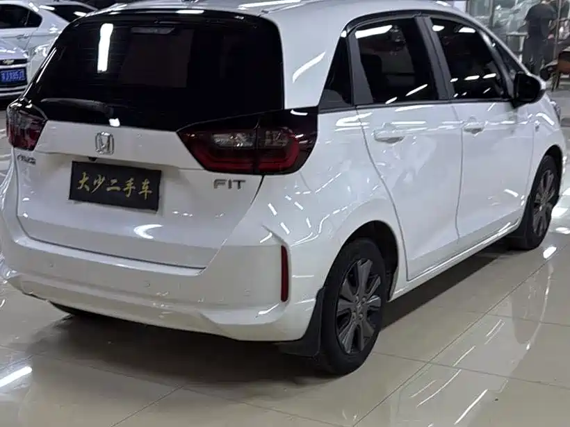 Honda Fit — фото 5