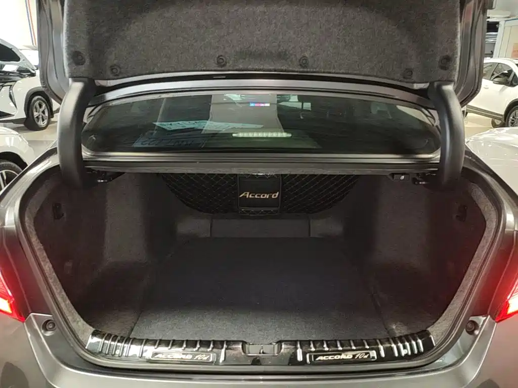 Honda Accord — фото 19