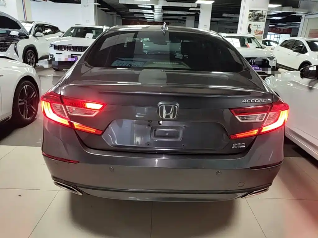 Honda Accord — фото 6