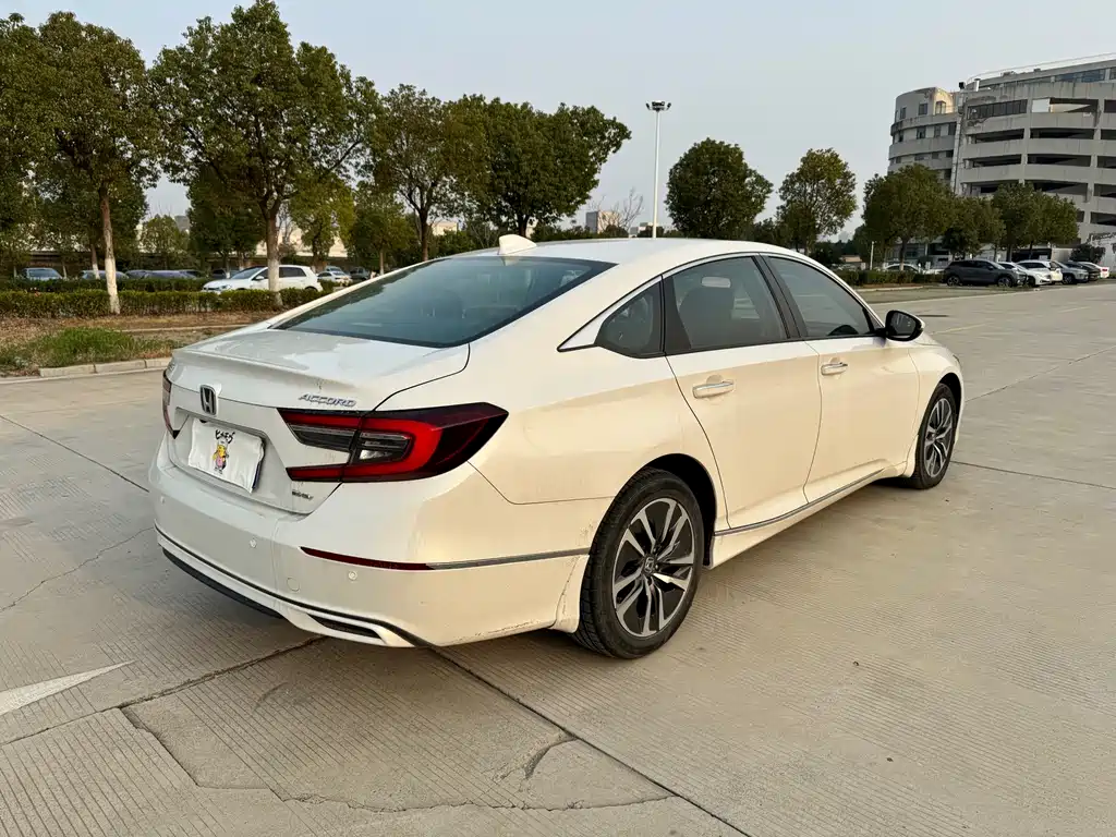 Honda Accord — фото 14