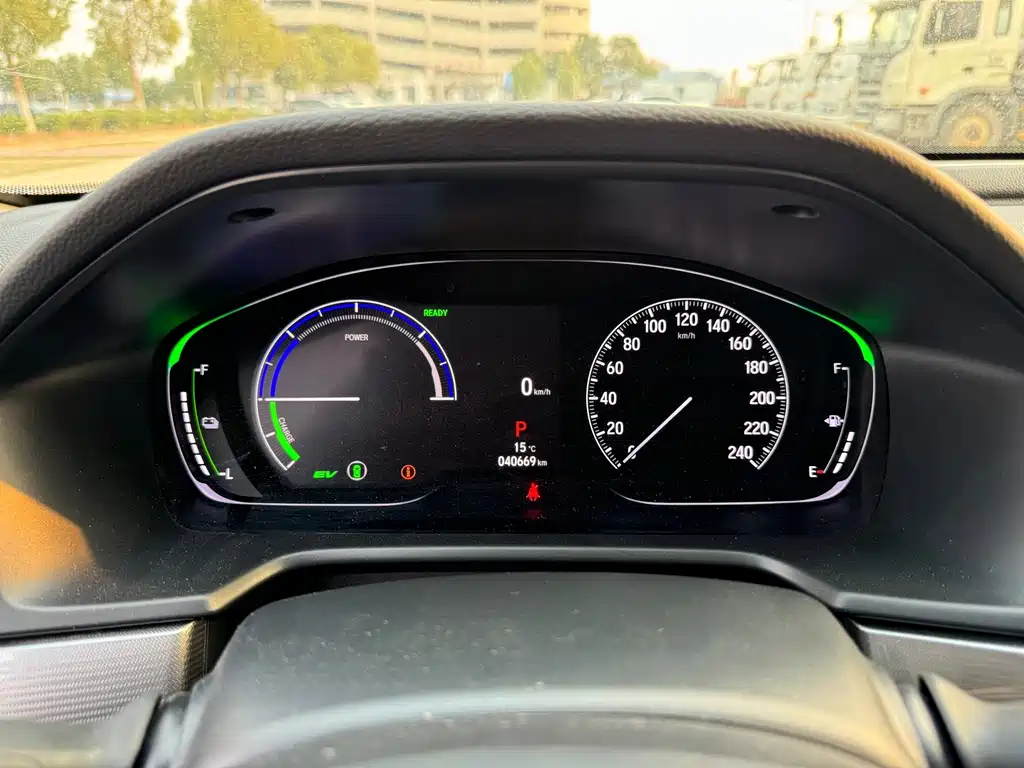 Honda Accord — фото 9