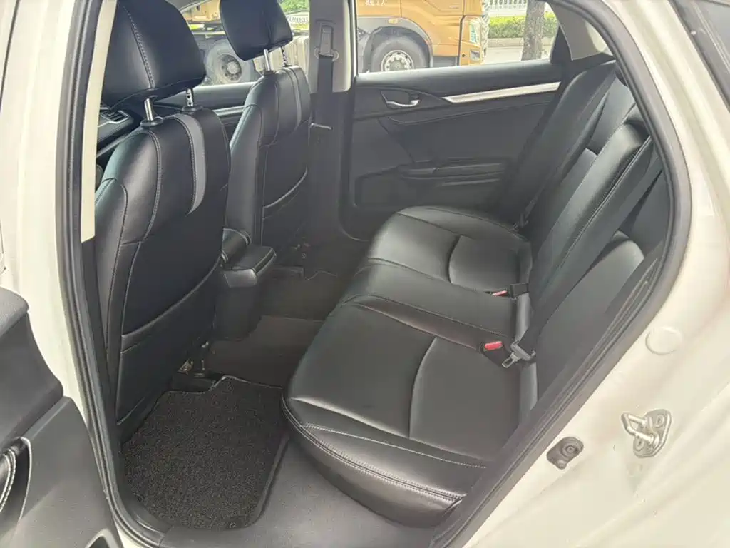 Honda Civic — фото 15