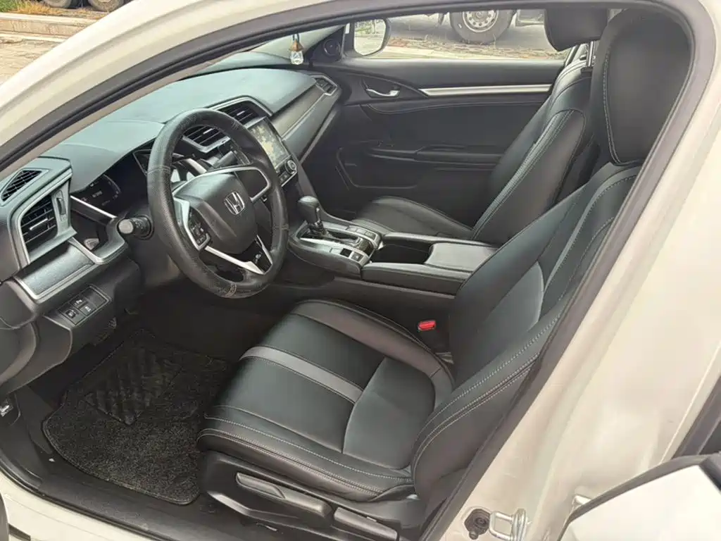 Honda Civic — фото 16