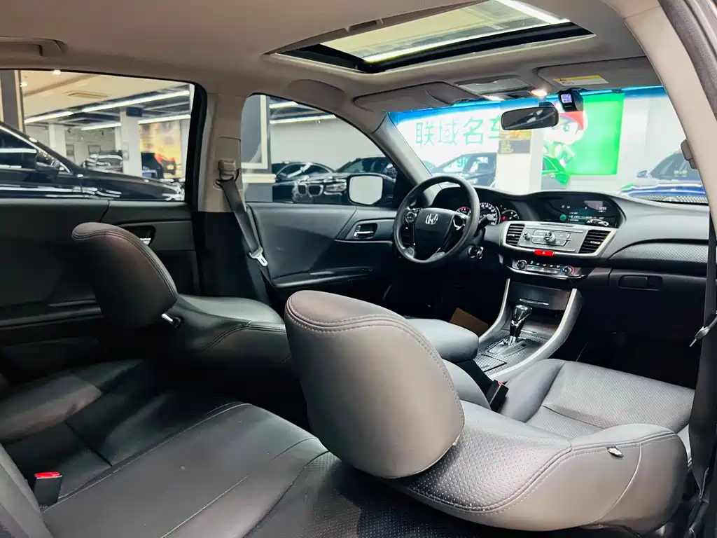 Honda Accord — фото 13