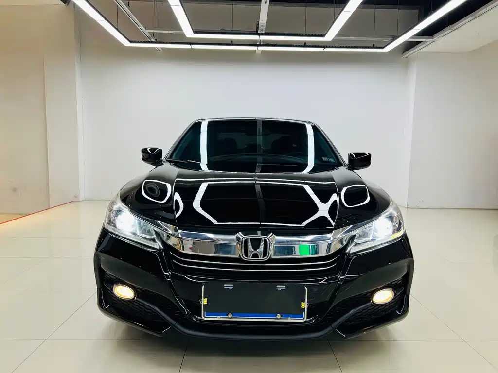 Honda Accord — фото 3