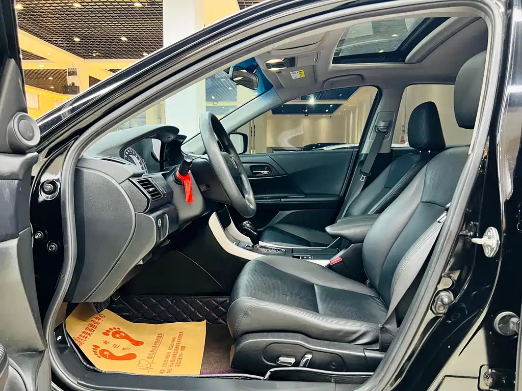 Honda Accord — фото 5